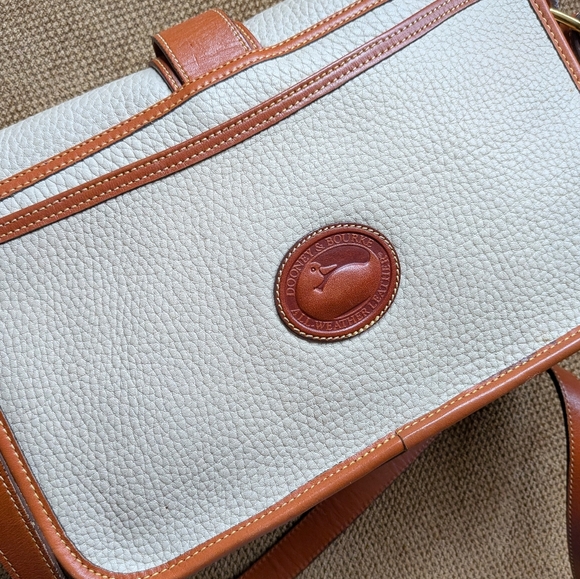 Dooney & Bourke Vintage AWL Bone & British Tan Cavalry Body Bag - Made in USA - Picture 16 of 16